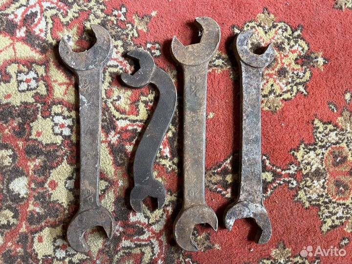 Старинные гаечные ключи