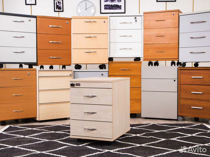 Тумба офисная выкатная с ящиками
