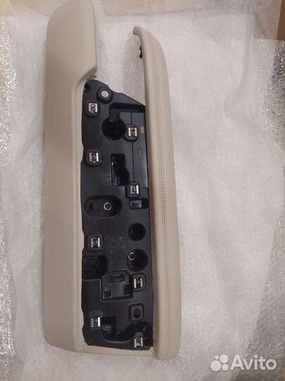 Ручка правой двери новая l405