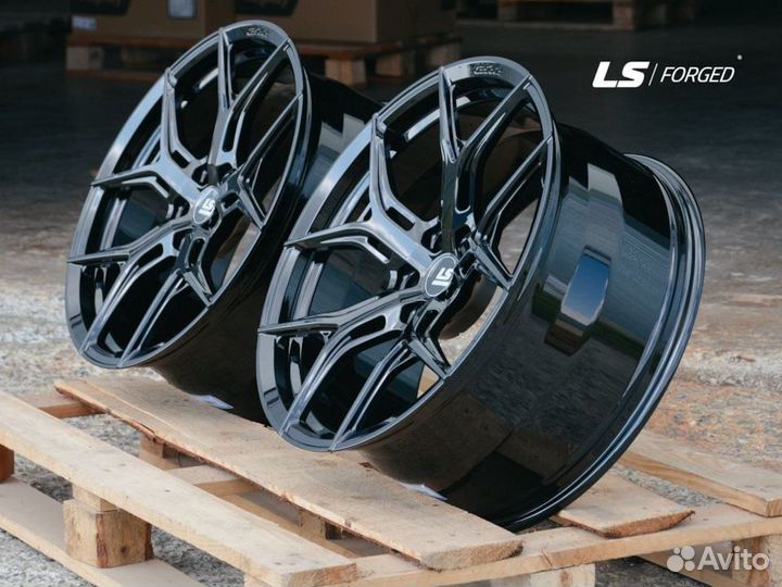 Кованые диски LS Forged R21 на Audi Q7 S8 Touareg