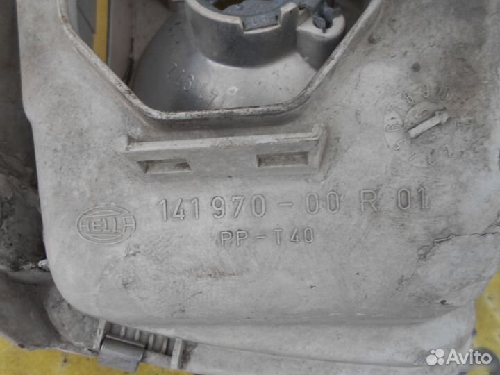 Фара передняя правая VW Passat (B4) 1994-1996