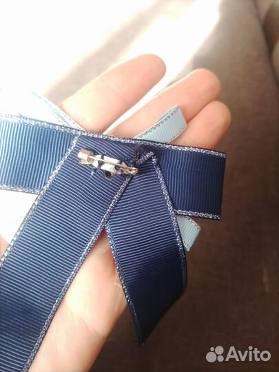 Школьная брошка