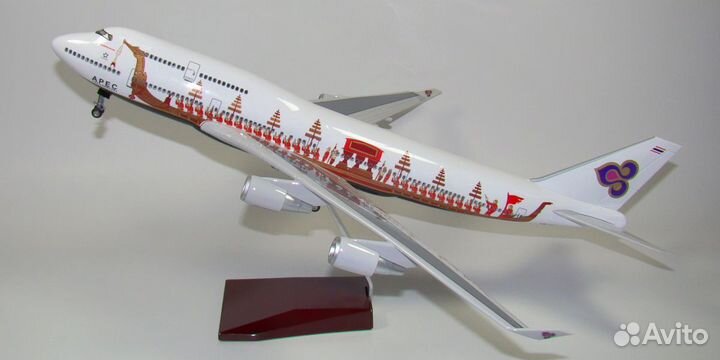 Модель самолета Boeing 747 Thai Airways apec 2003