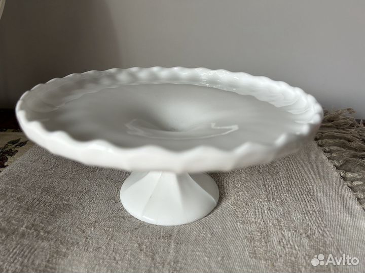 Фруктовница молочное стекло