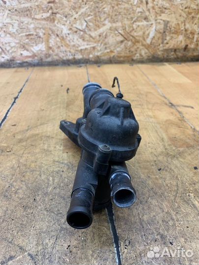 Корпус термостата Skoda Fabia BZG 2008