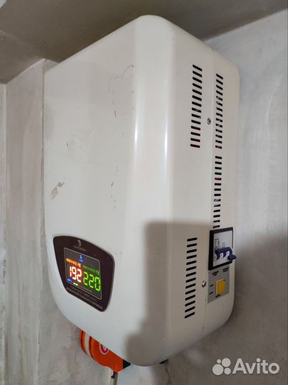 Стабилизатор напряжения