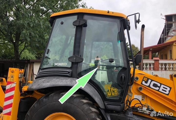 Стекло дверное правое для JCB 3CX / 4CX / 5CX