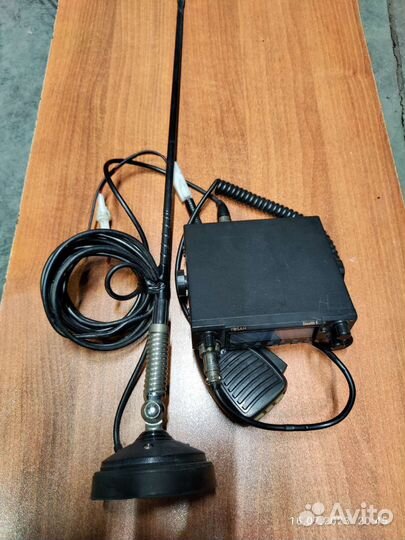 Автомобильная рация с антенной