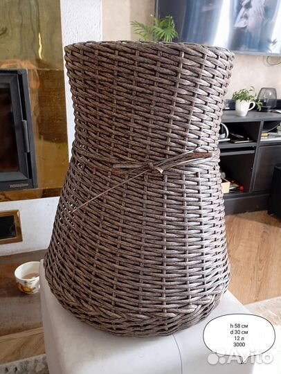 Кашпо из искусственного ротанга