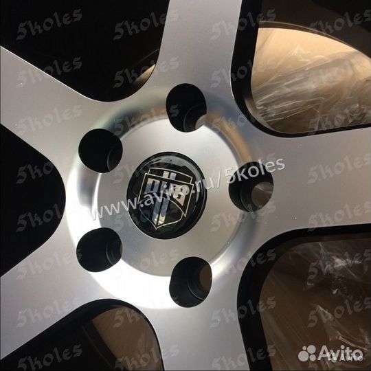 Диски DUB R22 Toyota Land Cruiser 200