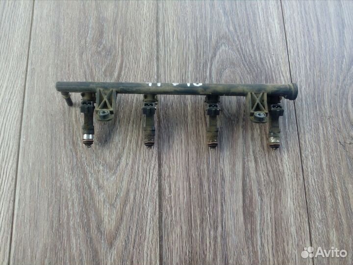 Топливная рампа в сборе Renault Logan