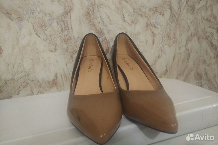 Женские туфли на шпильке