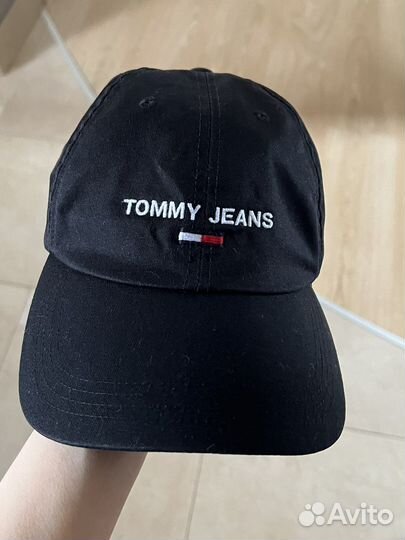Tommy hilfiger кепка