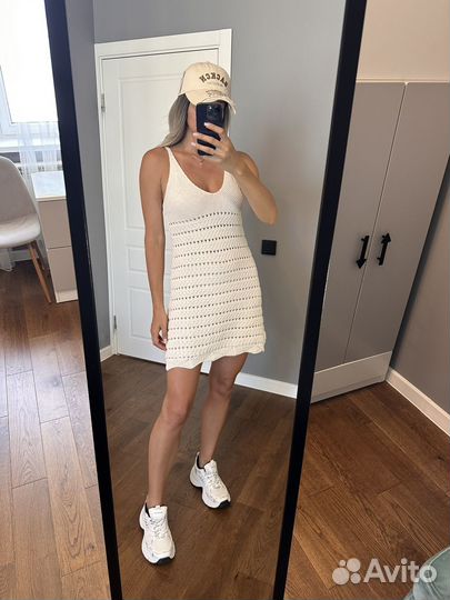 Платье вязаное бежевое