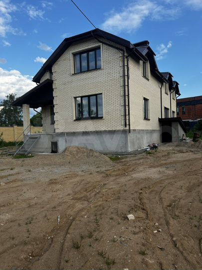 Коттедж 600 м² на участке 17 сот.