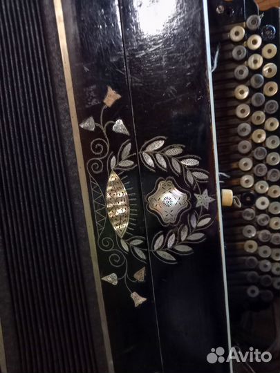 Баян (гармонь) старинный