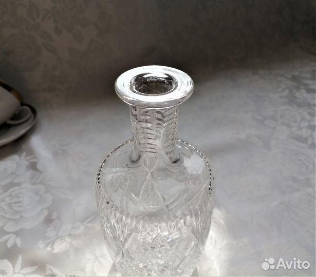 Графин хрусталь гхз. Объем 0,7 литра