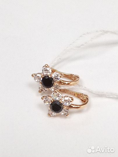 Золотые серьги с камнем