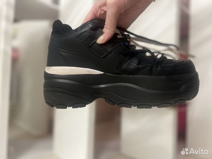 Кроссовки женские bershka