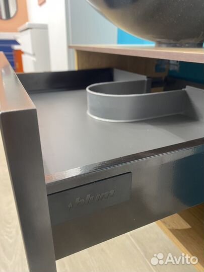 Тумба +зеркало+раковина для ванной выставочный