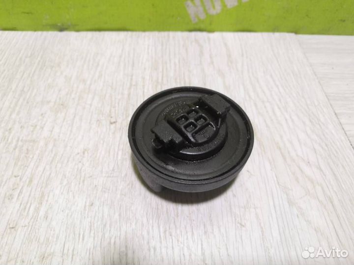 Крышка маслозаливной горловины Фольксваген Гольф