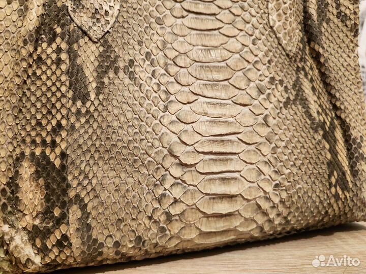 Сумка из кожи питона