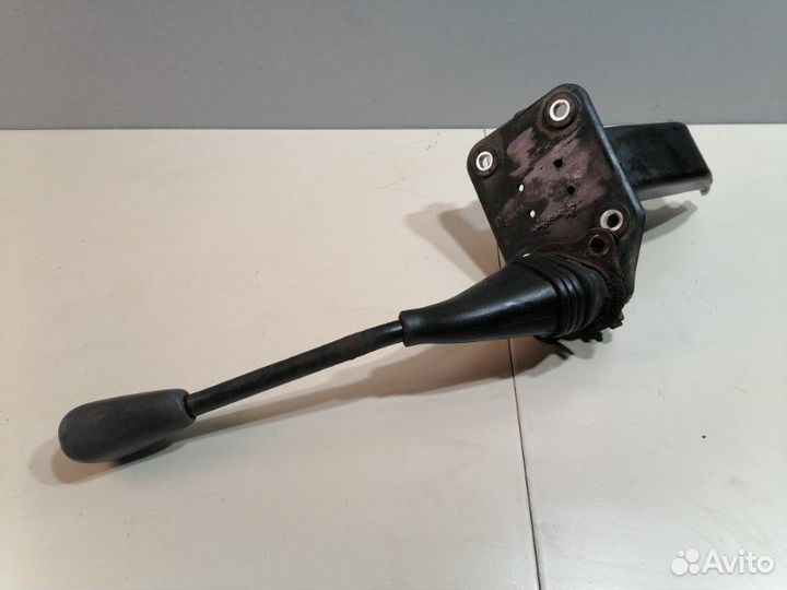 Ручка мкп Toyota Hiace KZH110 1kzte