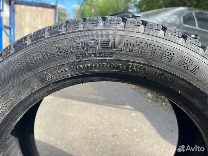 Nokian Tyres Hakkapeliitta R3 215/55 R17 98R