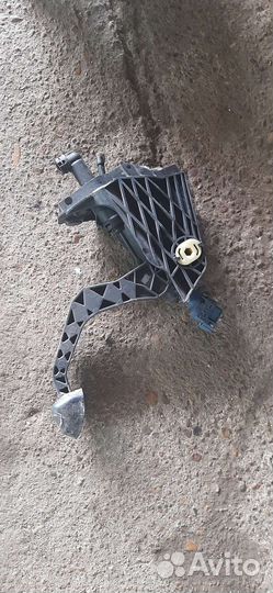 Педаль сцепления Volkswagen Polo седан 1.6