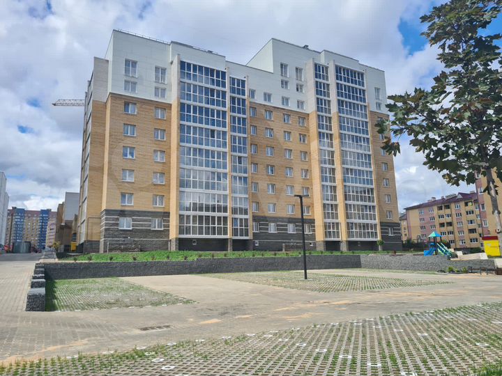 2-к. квартира, 66,4 м², 1/10 эт.