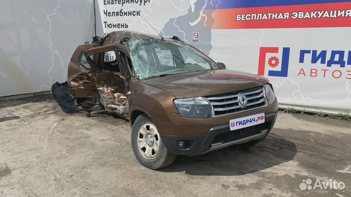 Повторитель на крыло белый Renault Duster 8200257684