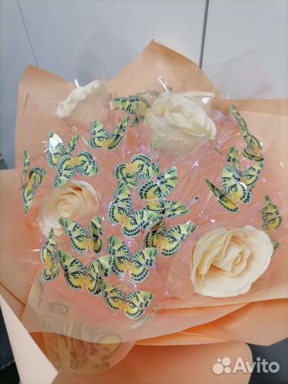 Букет из бабочек и роз светящийся