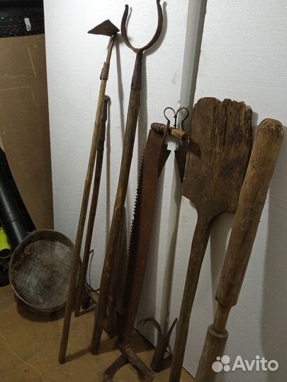 Старинные хозяйственные инструменты