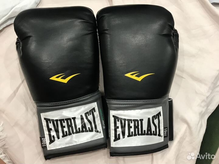 Боксерские перчатки Everlast 10 oz