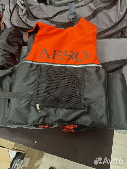 Спасательный жилет взрослый