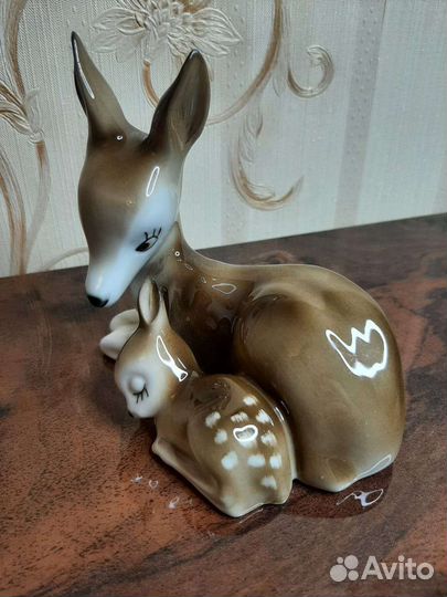 Статуэтка олень с олененком