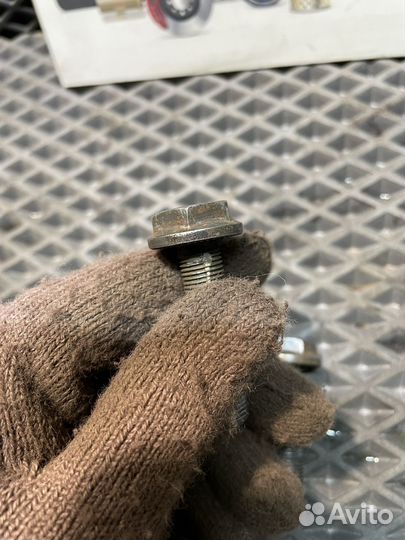 Болт маховика Volkswagen Passat B5 1.9 AHH