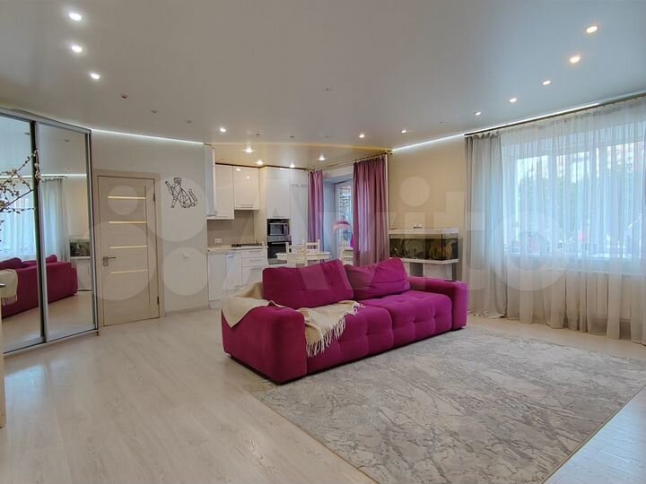 2-к. квартира, 64 м², 1/10 эт.