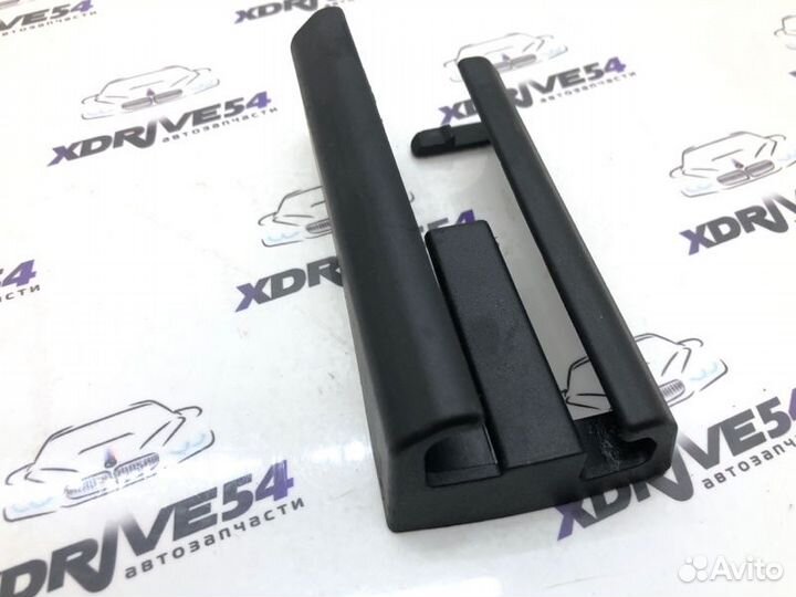 Заглушка полозьев сиденья передняя правая Bmw X5