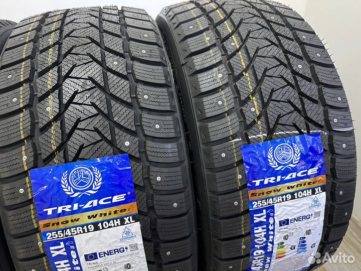 Tri Ace Snow White II Stud 255/45 R19 104H