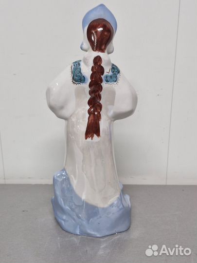 Статуэтка фарфоровая 