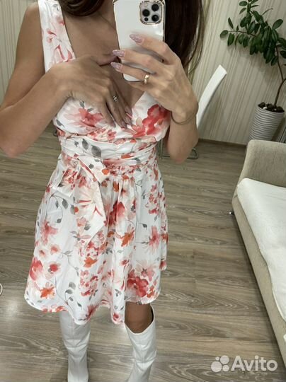 Платье нежное шелк 44