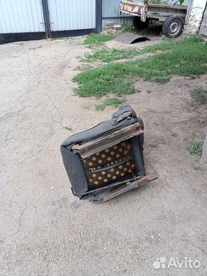 Передние сиденья на ниву 21214