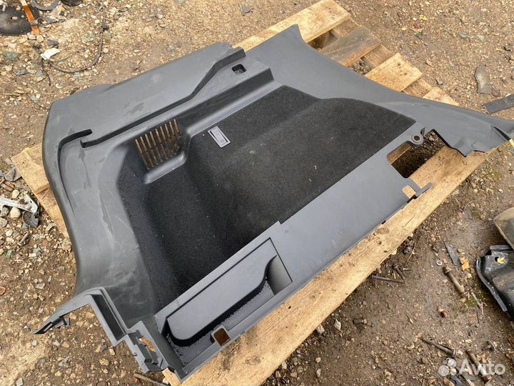 Обшивка багажника задняя левая Haval F7 универсал