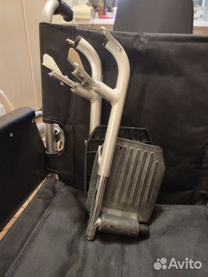 Инвалидная коляска складная, в отличном состоянии