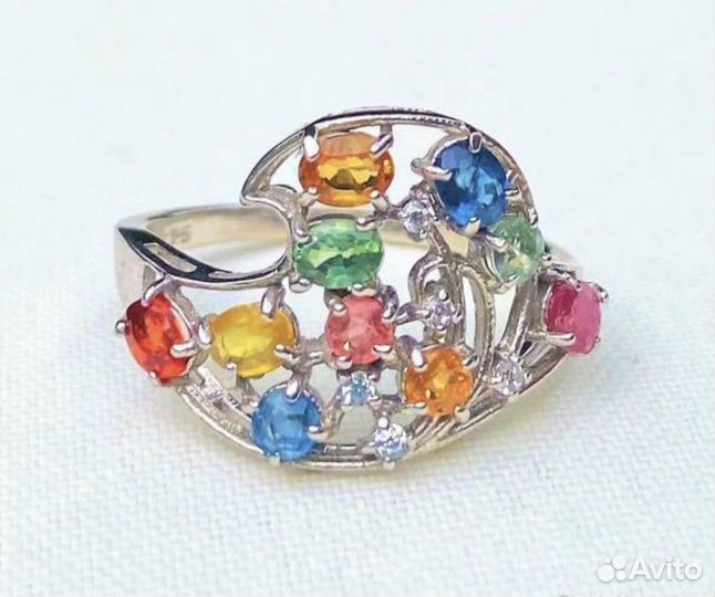 Серебряное кольцо с сапфирами