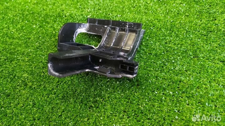 Крепление радиатора Lexus Rx300