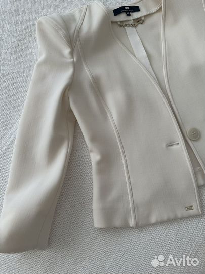 Пиджак белый 40