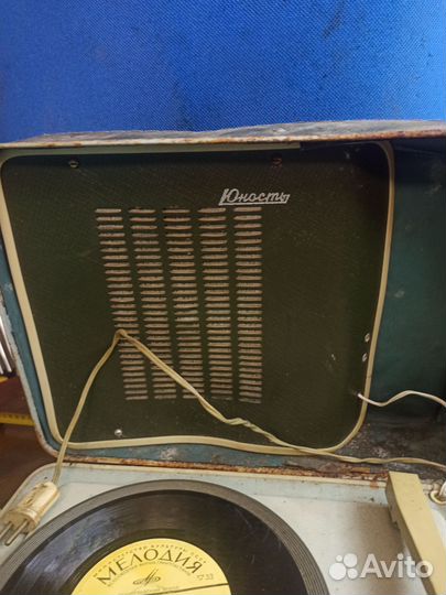 Патефон/ граммофон