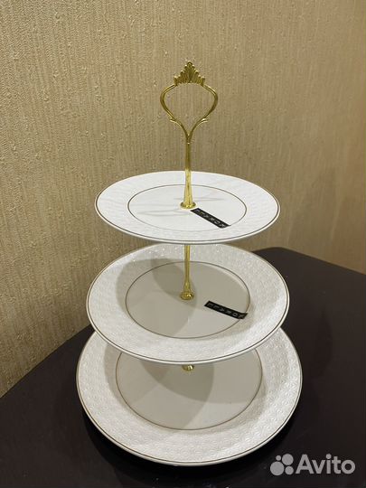 Ваза для фруктов на ножке 